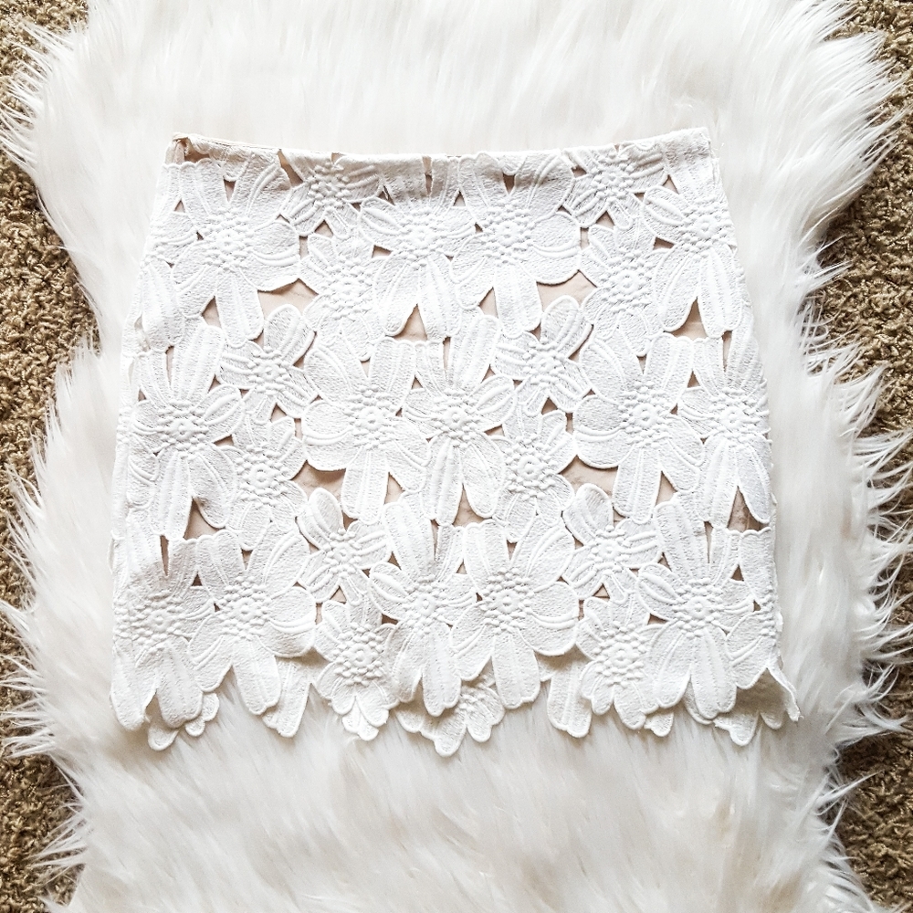 Stone Cold Fox White Ohio Lace Skirt - Picture 2 of 8